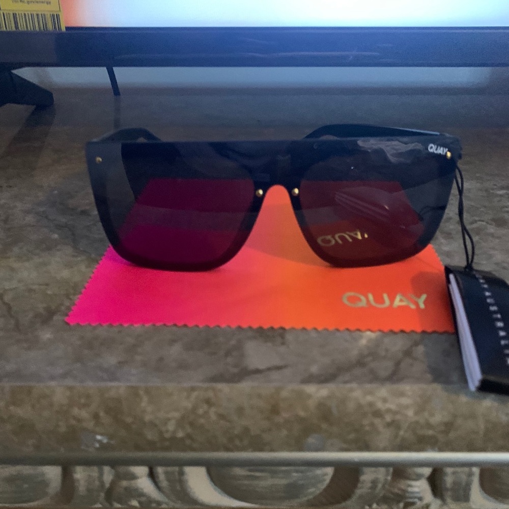 Quay sunnies